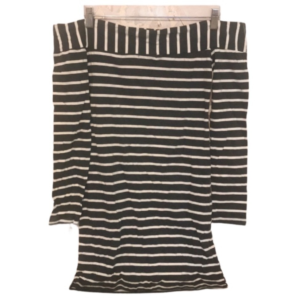 Heart & Hips Stripped Off the Shoulder Dress MED
